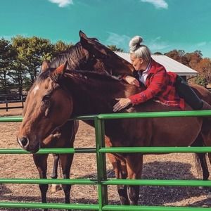 Meet your Posher, Abbey